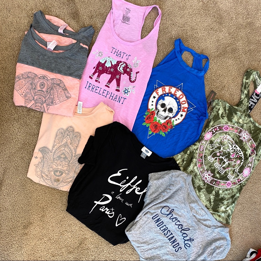 Women’s graphic tees